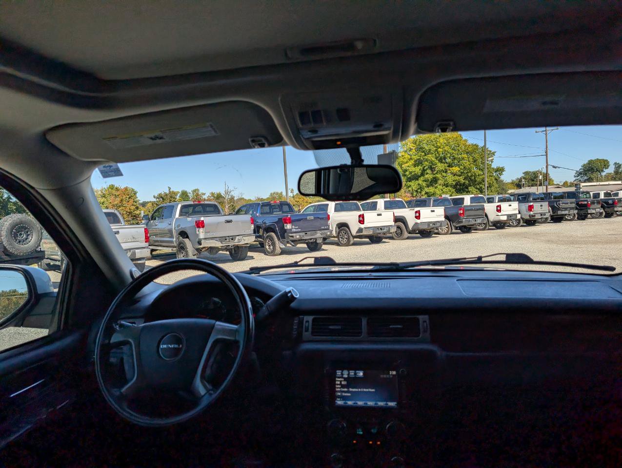 Used 2013 GMC Yukon Denali RWD image 15