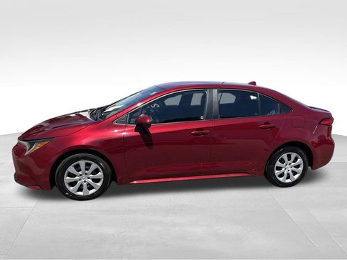 Used 2024 Toyota Corolla LE FWD image 2