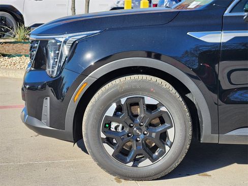 New 2026 Kia Sorento S w/ S Panoramic Sunroof Package image 5