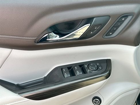 Used 2020 GMC Acadia SLT w/ Premium Package image 21