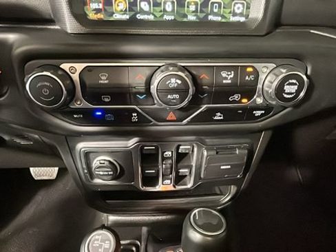 Used 2023 Jeep Wrangler Unlimited Sahara AWD/4WD image 20