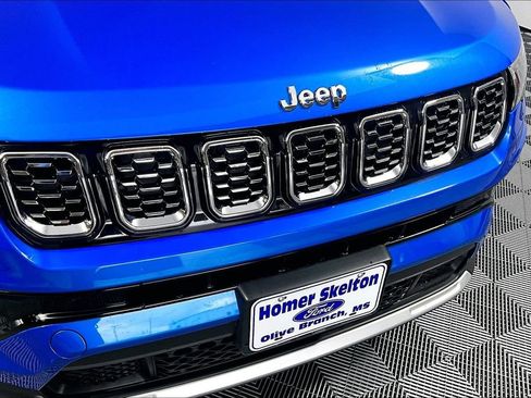 Used 2025 Jeep Compass Limited AWD/4WD image 29
