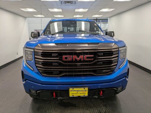 Used 2023 GMC Sierra 1500 AT4X image 2