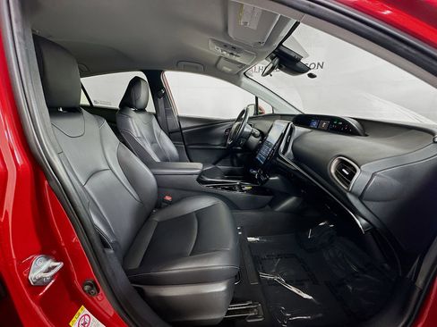 Used 2021 Toyota Prius Prime XLE image 28