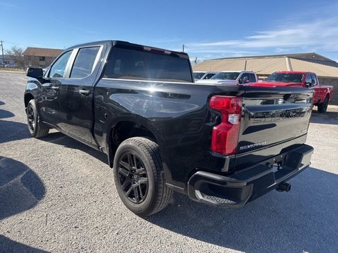 Used 2025 Chevrolet Silverado 1500 Custom image 4