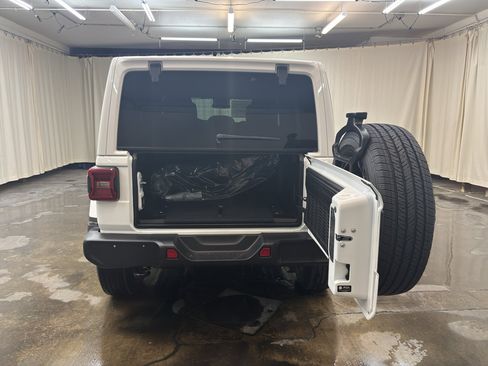 New 2025 Jeep Wrangler Sahara image 9