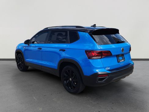 Certified 2024 Volkswagen Taos SE FWD image 3