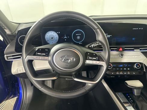 Used 2023 Hyundai Elantra Limited image 14