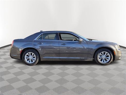 Certified 2023 Chrysler 300 Touring image 7