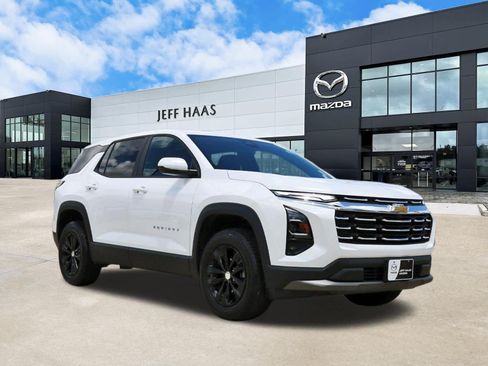 Used 2026 Chevrolet Equinox LT FWD image 4