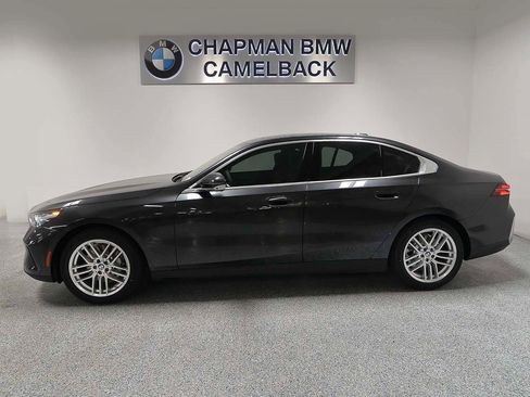 Certified 2025 BMW 530i w/ Premium Package image 3