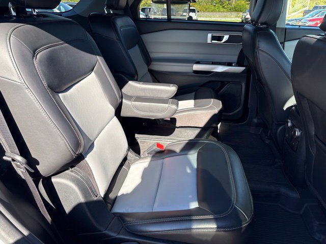 Used 2022 Ford Explorer XLT w/ Equipment Group 202A AWD/4WD image 23