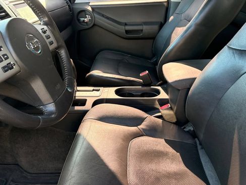 Used 2013 Nissan Xterra PRO-4X w/ Pro-4x Leather Pkg AWD/4WD image 9