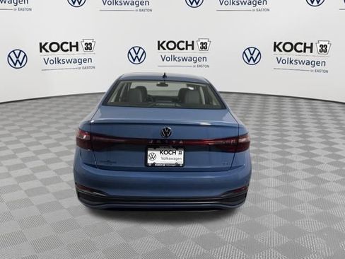 Used 2025 Volkswagen Jetta SE image 6