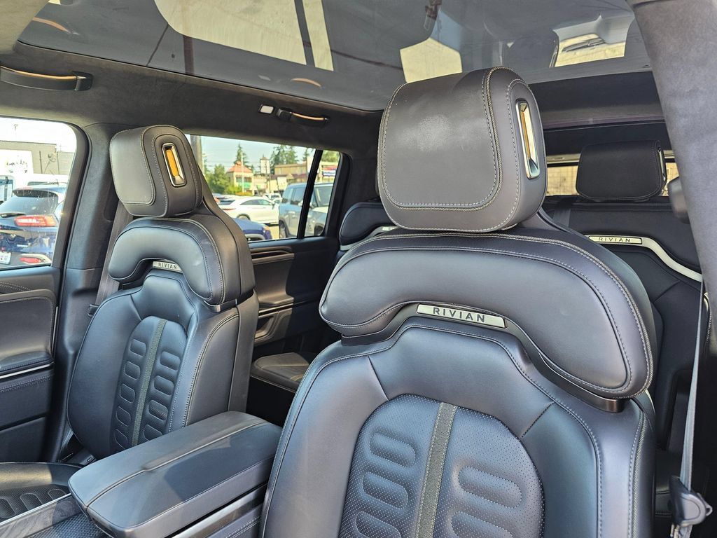 Used 2025 Rivian R1S Adventure Dual AWD/4WD image 21