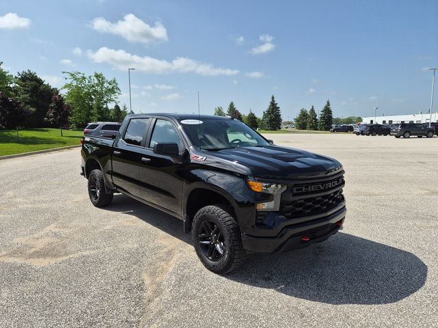 Used 2023 Chevrolet Silverado 1500 Custom Trail Boss AWD/4WD image 3
