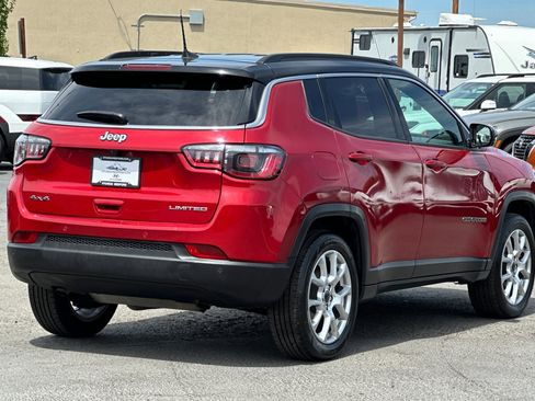 Used 2025 Jeep Compass Limited AWD/4WD image 4