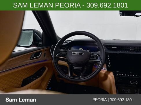 New 2026 Jeep Grand Cherokee Summit image 11