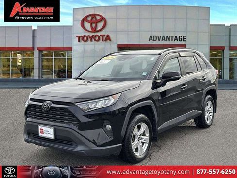 Certified 2020 Toyota RAV4 XLE w/ Convenience Package image 4