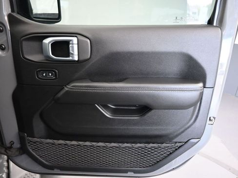 Used 2021 Jeep Wrangler Unlimited Sahara w/ Cold Weather Group image 40