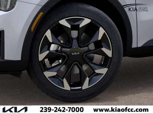 New 2026 Kia Sorento SX image 9