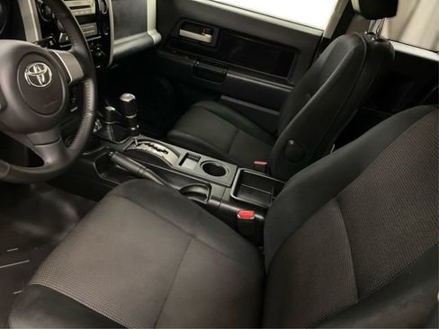 Used 2010 Toyota FJ Cruiser 4WD image 10