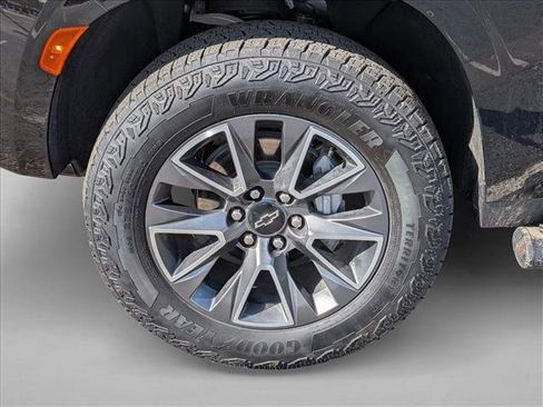 Used 2024 Chevrolet Tahoe Z71 w/ Luxury Package image 9