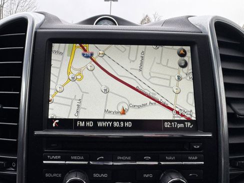 Used 2016 Porsche Cayenne w/ Premium Package image 28