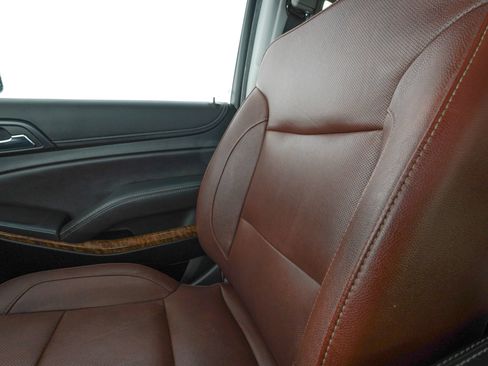 Used 2019 Chevrolet Tahoe Premier w/ Premier Plus Edition AWD/4WD image 28