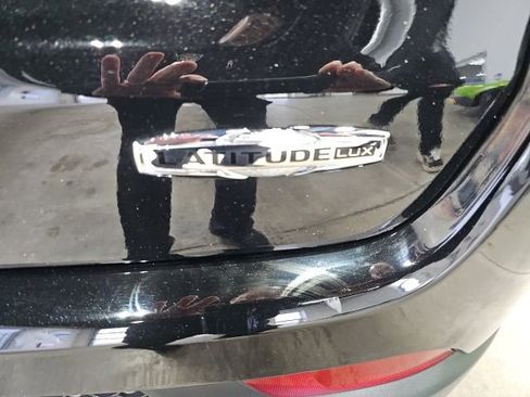 Certified 2024 Jeep Compass Latitude image 7