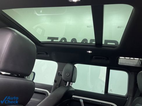 Used 2023 Land Rover Defender 110 X-Dynamic SE image 19