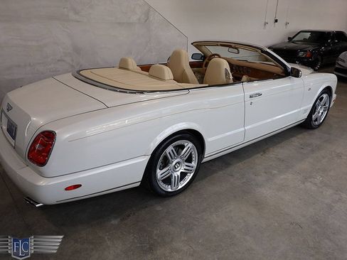 Used 2010 Bentley Azure T RWD image 43