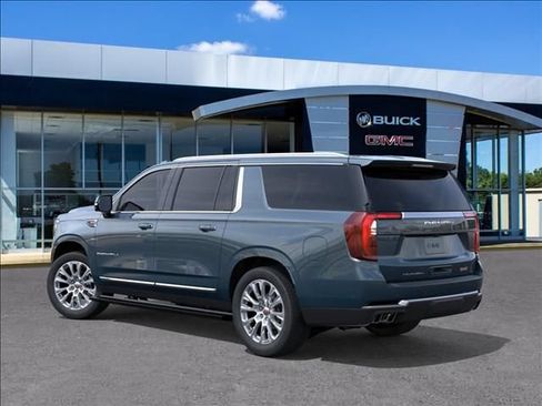 New 2026 GMC Yukon XL Denali w/ Denali Reserve Package AWD/4WD image 3