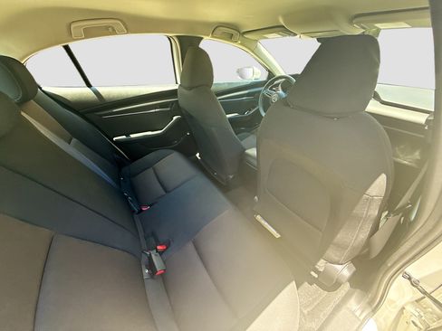 Used 2020 MAZDA MAZDA3 Sedan FWD image 28