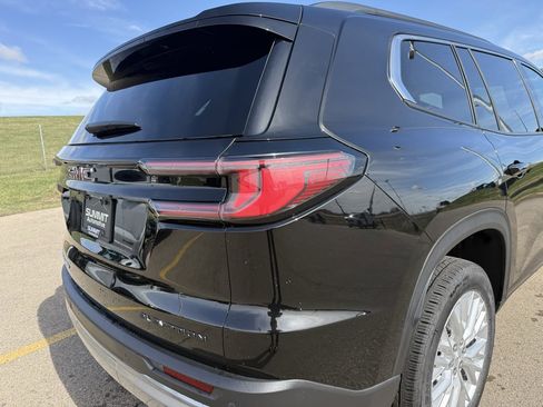 Used 2024 GMC Acadia Elevation image 27