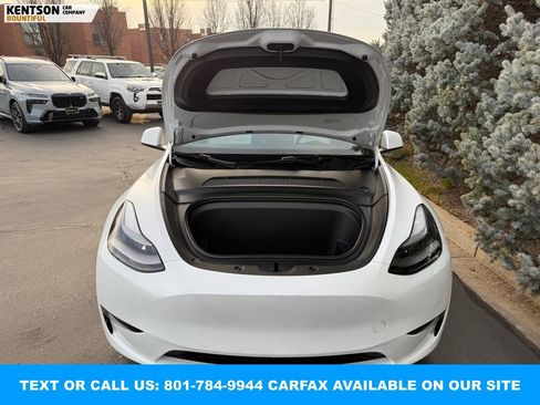 Used 2022 Tesla Model Y Long Range image 34