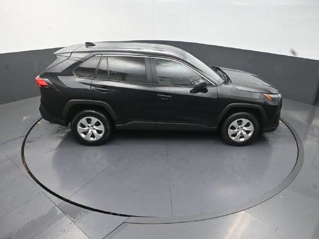 Used 2025 Toyota RAV4 LE AWD/4WD image 30