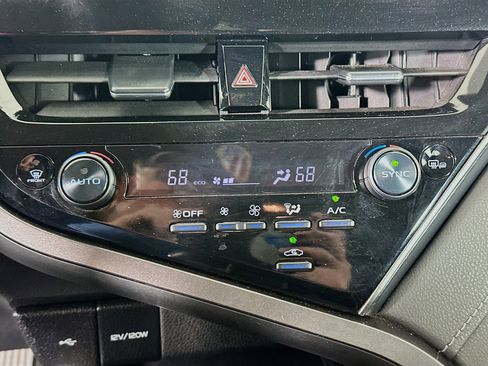 Used 2023 Toyota Camry SE image 22