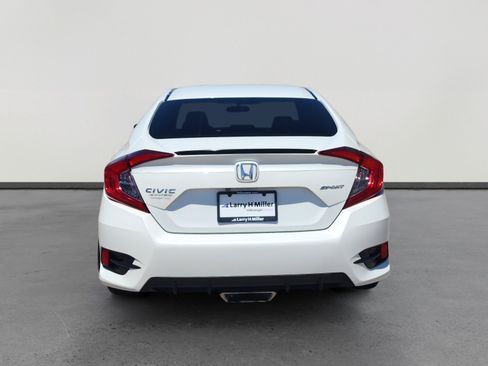 Used 2021 Honda Civic Sport image 4
