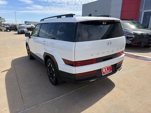 Used 2025 Hyundai Santa Fe SEL image 3