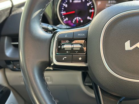 Used 2022 Kia Carnival SX image 15