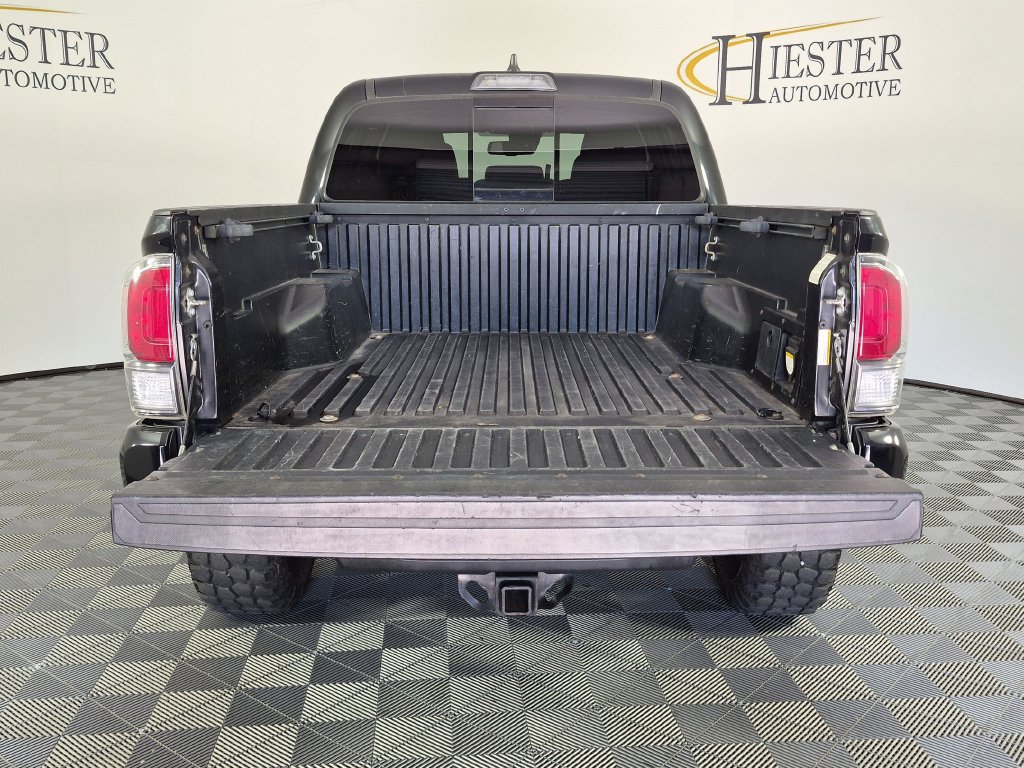 Used 2020 Toyota Tacoma TRD Sport AWD/4WD image 33