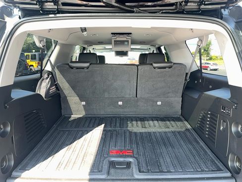 Used 2019 GMC Yukon XL Denali w/ Open Road Package AWD/4WD image 11