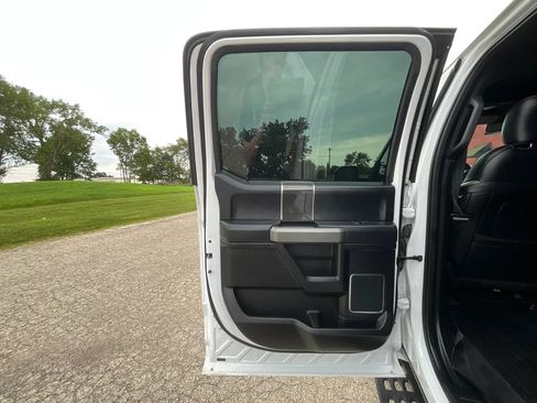 Used 2018 Ford F150 Raptor w/ Equipment Group 802A Luxury AWD/4WD image 22