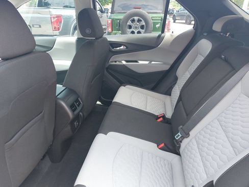 Used 2020 Chevrolet Equinox LS w/ LS Convenience Package FWD image 16