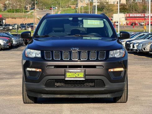 Used 2018 Jeep Compass Sport FWD image 3