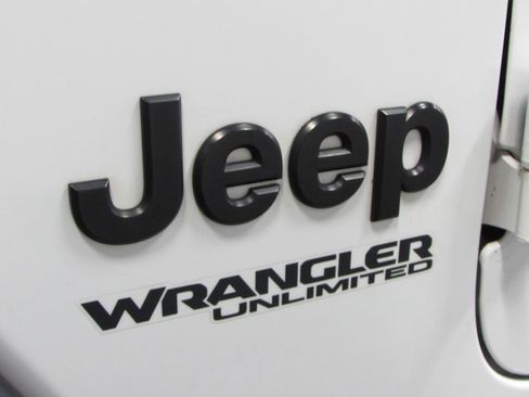 Used 2021 Jeep Wrangler Unlimited Sport AWD/4WD image 31