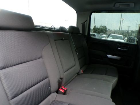 Used 2018 Chevrolet Silverado 1500 LT w/ LT Eassist Package AWD/4WD image 18