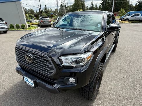Used 2021 Toyota Tacoma TRD Off-Road AWD/4WD image 10