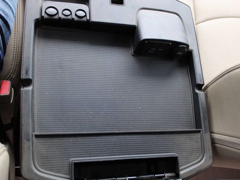 Used 2017 RAM 1500 Laramie w/ Convenience Group image 33